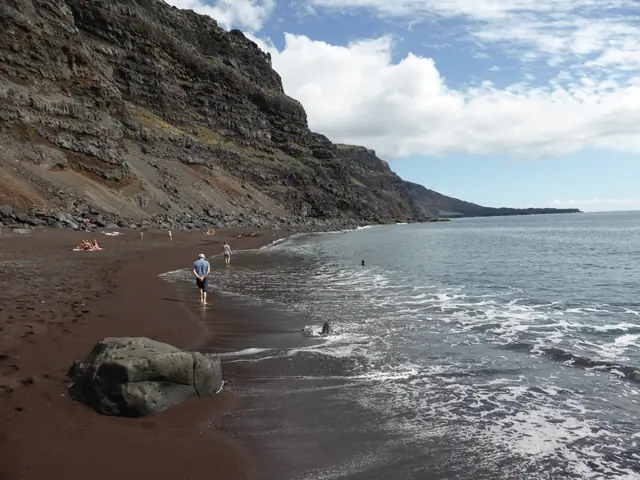 Playa del Verodal beach in El Hierro with wavy water conditions