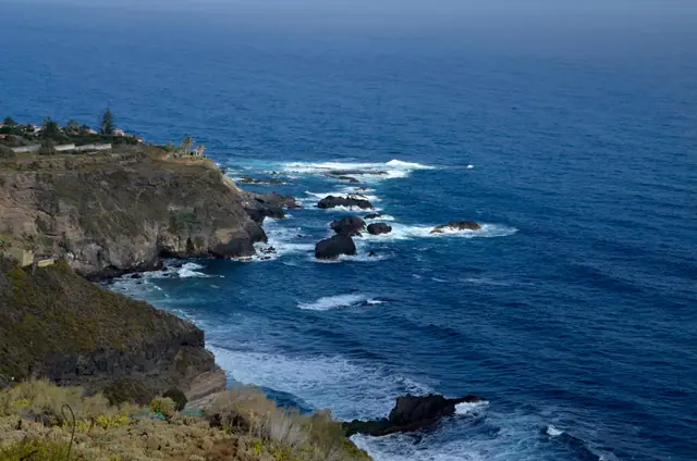 Playa de la Fajana beach in Tenerife with wavy water conditions
