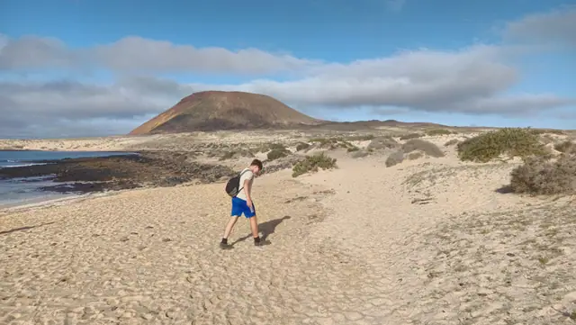 Playa Francesa beach in La Graciosa with calm water conditions