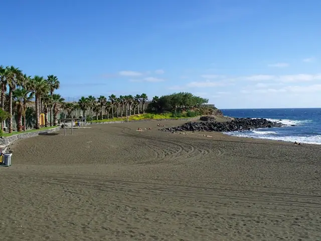 Playa Hoya del Pozo beach in Gran Canaria with moderate water conditions