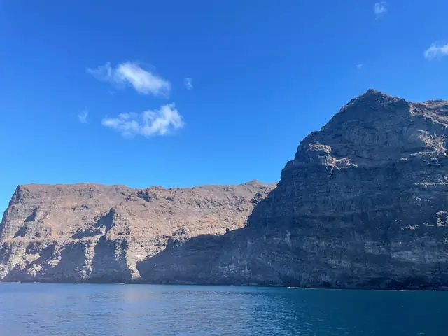 Playa Aneas beach in Gran Canaria with moderate water conditions