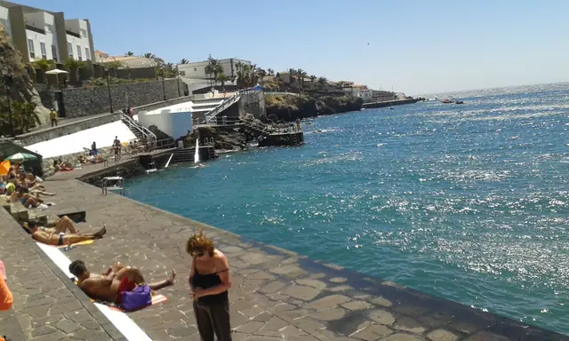 Playa el Porís beach in Tenerife with moderate water conditions