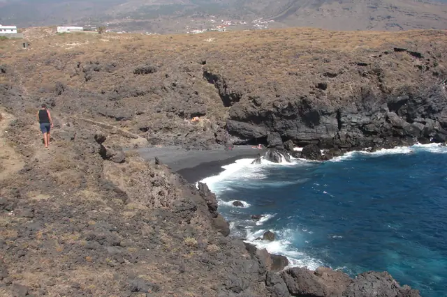 Playa de Samarines beach in Tenerife with wavy water conditions