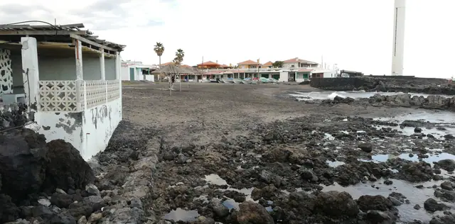 Playa Arenas Blancas beach in La Palma with wavy water conditions