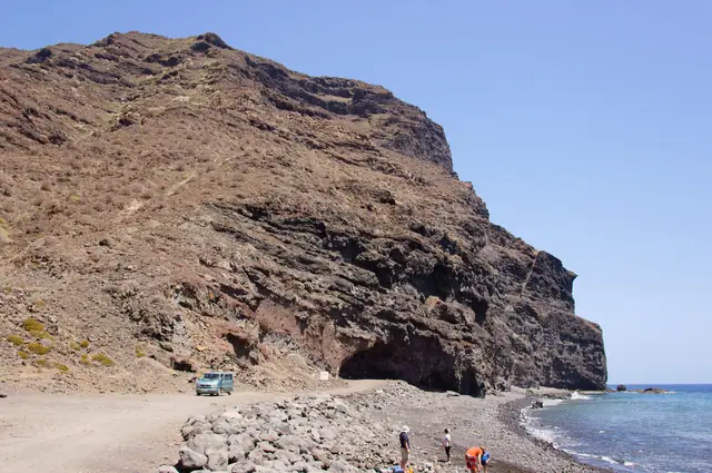 Playa Tasartico beach in Gran Canaria with wavy water conditions