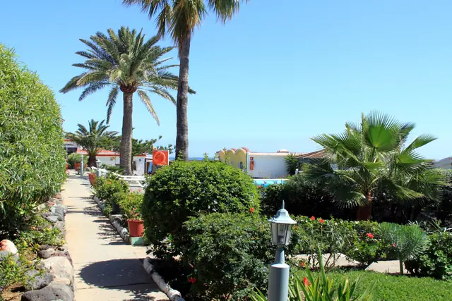 Eagle Beach in Gran Canaria with calm water conditions