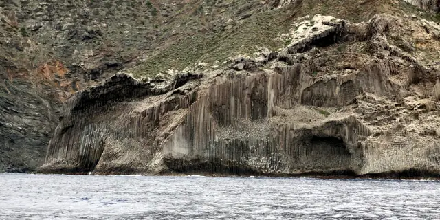 Playa de Ancón Chico beach in La Gomera with moderate water conditions